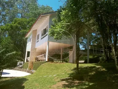 Sobrado com 3 Quartos à venda, 224m² no Centro, Embu-Guaçu