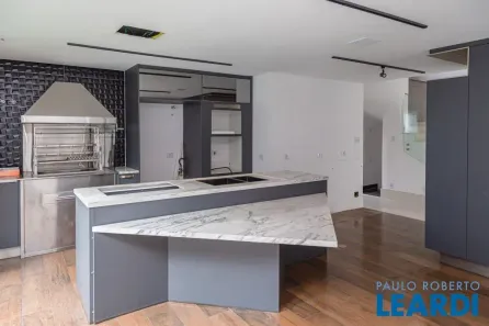 Sobrado com 3 Quartos à venda, 469m² no Pacaembu, São Paulo