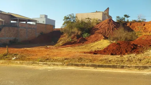 Lote/Terreno à venda, 334m² no Vila João Lombard (Fábricas), São João Del Rei
