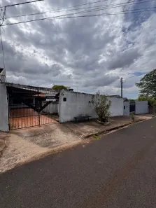 Casa com 3 Quartos para alugar, 70m² no Jardim Tupinambá, Maringá