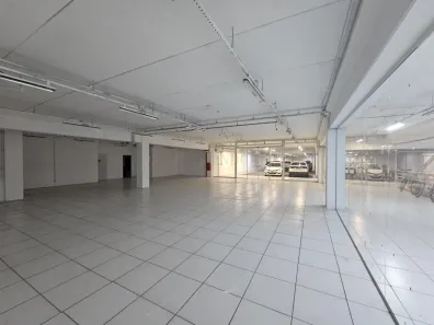 Sala Comercial com 1 Quarto para alugar, 835m² no Centro, Blumenau