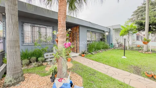 Casa com 3 Quartos à venda, 215m² no Chácara das Pedras, Porto Alegre