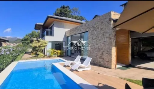 Casa com 3 Quartos à venda, 230m² no Valparaíso, Petrópolis