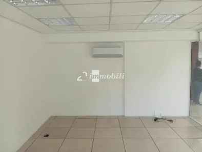 Sala Comercial para alugar, 38m² no Lageadinho, Cotia