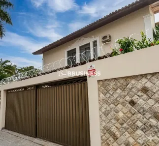 Casa com 4 Quartos à venda, 280m² no Centro, Campos dos Goytacazes