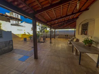 Casa com 4 Quartos à venda, 261m² no Jardim América, Goiânia