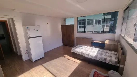 Apartamento com 1 Quarto para alugar, 28m² no Carvoeira, Florianópolis