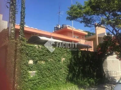 Casa com 3 Quartos para alugar, 300m² no Cambuí, Campinas