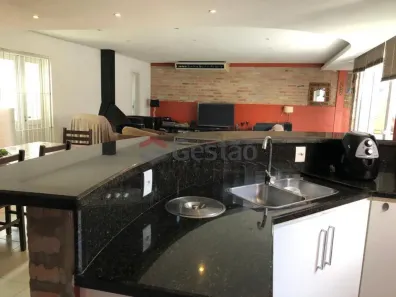 Sobrado com 4 Quartos à venda, 252m² no Igara, Canoas
