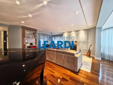 Apartamento com 3 Quartos à venda, 230m² no Vila Suzana, São Paulo