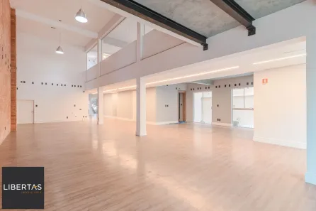 Prédio Comercial à venda, 649m² no São João, Porto Alegre