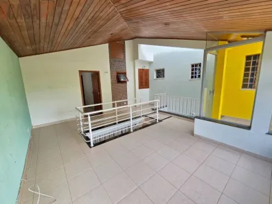 Imóvel Comercial com 3 Quartos para alugar, 317m² no Vila Independência, Sorocaba