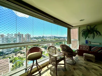 Apartamento com 3 Quartos à venda, 256m² no Jardim do Salso, Porto Alegre