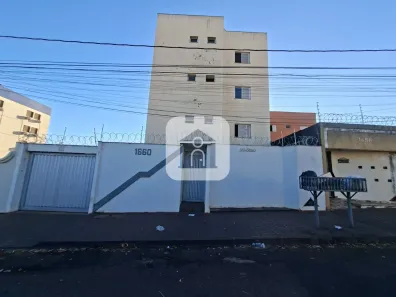 Apartamento com 3 Quartos para alugar, 85m² no Santa Mônica, Uberlândia