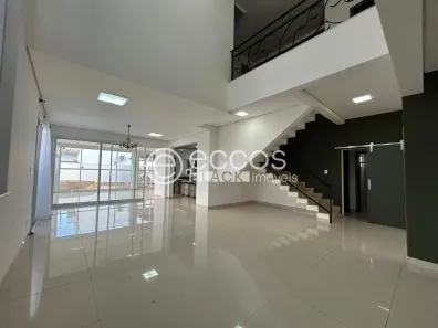 Casa de Condomínio com 4 Quartos à venda, 400m² no Nova Uberlândia, Uberlândia