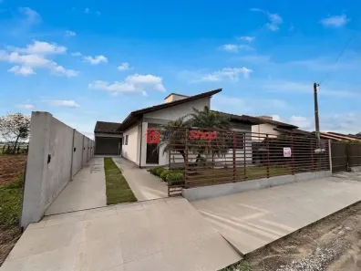 Casa com 3 Quartos para alugar, 300m² no Operária, Araranguá