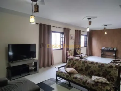 Fazenda/Sítio com 4 Quartos à venda, 411m² no Vila São Benedito, Pindamonhangaba