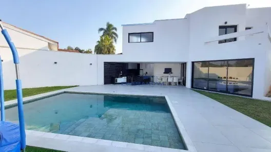 Casa de Condomínio com 6 Quartos para alugar, 520m² no São Paulo II, Cotia