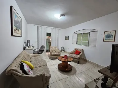 Sobrado com 4 Quartos à venda, 200m² no JK Nova Capital, Anápolis