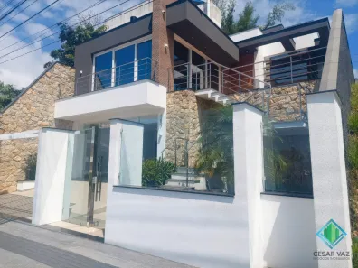 Sobrado com 3 Quartos à venda, 268m² no Pedra Branca, Palhoça
