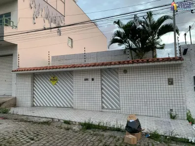 Casa com 3 Quartos à venda, 140m² no Petrópolis, Caruaru