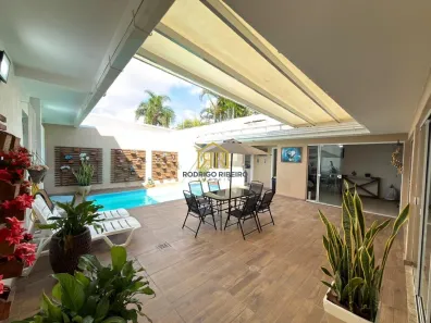 Casa com 3 Quartos à venda, 220m² no Itacorubi, Florianópolis