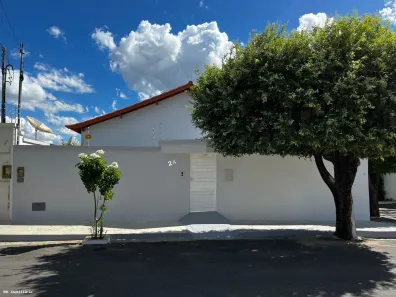 Casa com 4 Quartos para alugar, 180m² no , Guanambi