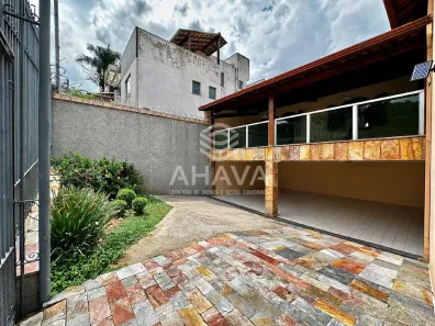 Casa com 5 Quartos à venda, 330m² no Santa Amélia, Belo Horizonte
