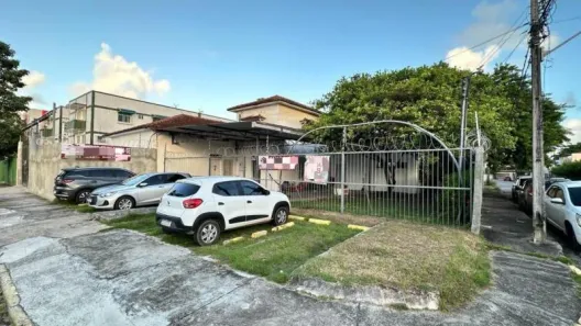 Prédio Comercial para alugar, 611m² no Encruzilhada, Recife