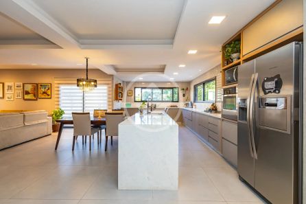 Casa de Condomínio com 4 Quartos à venda, 332m² no Butiatuvinha, Curitiba