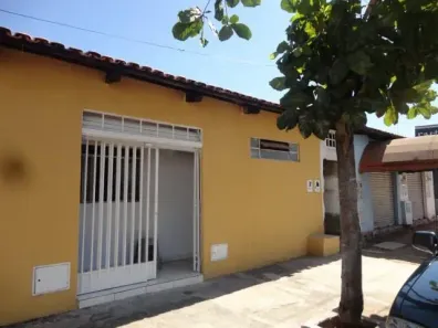 Casa com 2 Quartos para alugar, 40m² no Rodoviário, Goiânia