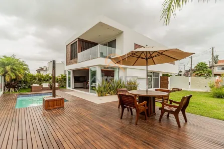 Casa com 4 Quartos à venda, 349m² no Laranjal, Pelotas