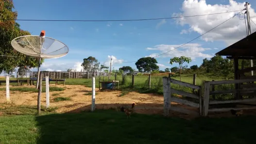 Fazenda/Sítio com 3 Quartos à venda, 179m² no Amaral, Unaí