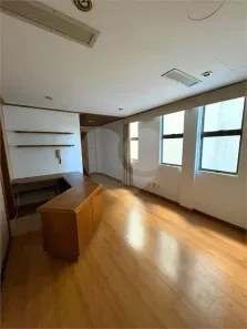 Sala Comercial com 1 Quarto para venda ou aluguel, 66m² no Menino Deus, Porto Alegre