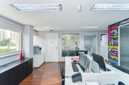 Sala Comercial à venda, 140m² no Vila Andrade, São Paulo