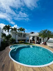 Casa de Condomínio com 4 Quartos para alugar, 350m² no Alphaville (Abrantes), Camaçari