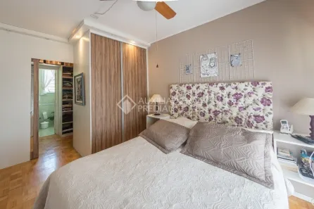 Casa com 3 Quartos à venda, 300m² no Jardim Sabará, Porto Alegre
