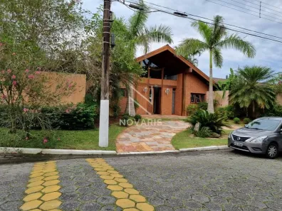 Casa de Condomínio com 5 Quartos à venda, 700m² no Jardim Acapulco, Guarujá