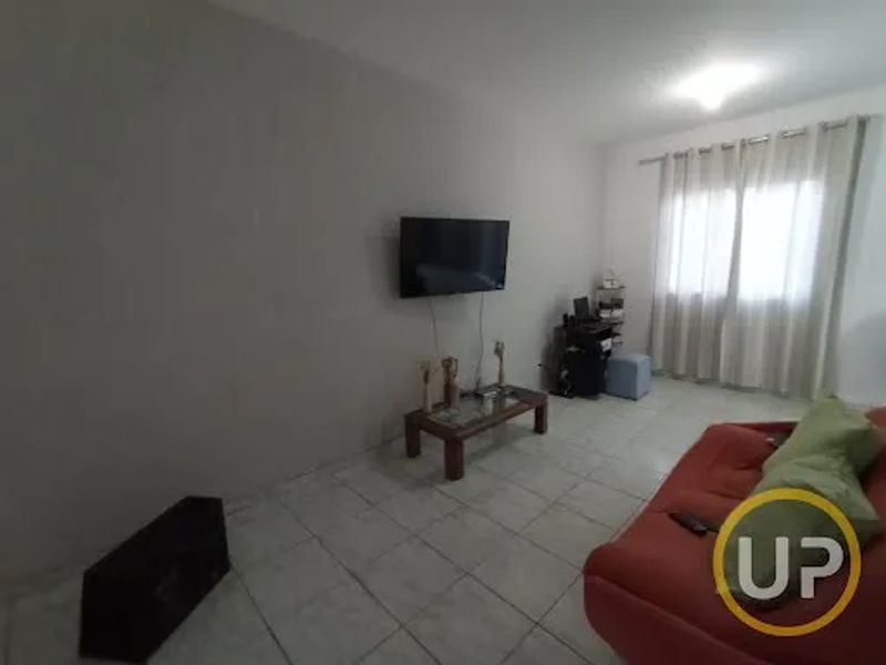 Casa com 3 quartos — Castelo, Belo Horizonte