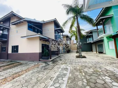 Sobrado com 3 Quartos à venda, 130m² no Massaguaçu, Caraguatatuba