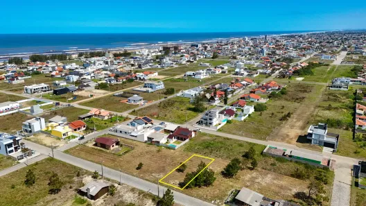 Lote/Terreno à venda, 330m² no , Balneário Gaivota