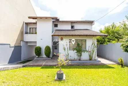 Sobrado com 4 Quartos à venda, 214m² no Novo Mundo, Curitiba