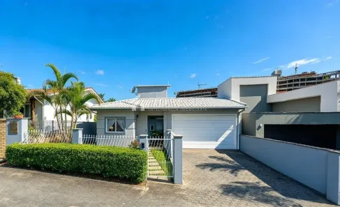 Casa com 3 Quartos para alugar, 182m² no Pedra Branca, Palhoça