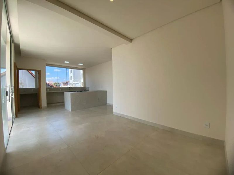 Casa com 3 quartos — Santa Rosa, Belo Horizonte