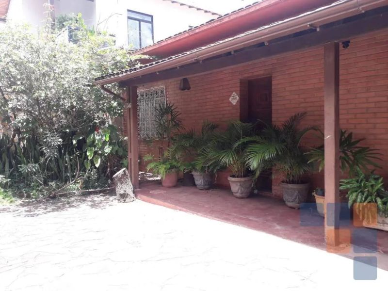Casa com 2 quartos — Serra, Belo Horizonte
