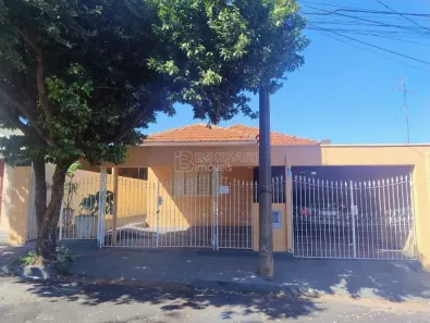 Casa com 2 Quartos à venda, 242m² no Jardim Vitória, Araraquara