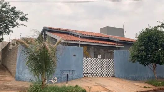 Casa com 2 Quartos à venda, 172m² no Jardim Diamante, Maringá