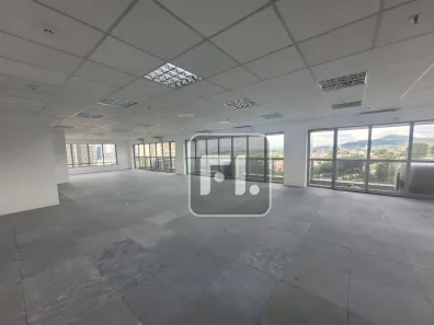 Sala Comercial para alugar, 270m² no Dezoito do Forte Empresarial/Alphaville., Barueri