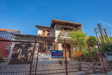 Casa com 4 Quartos à venda, 235m² no Passo da Areia, Porto Alegre