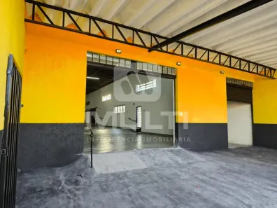 Casa com 1 Quarto para alugar, 450m² no Presidente Roosevelt, Uberlândia